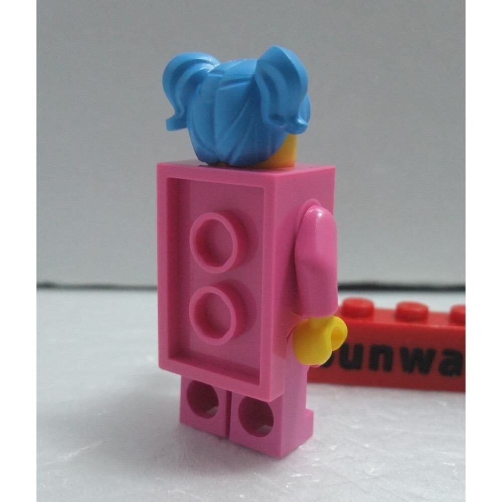 【積木2010】樂高 LEGO 深粉紅色 磚塊人 積木人 / 麥克風 積木人偶 / BAM-細節圖2