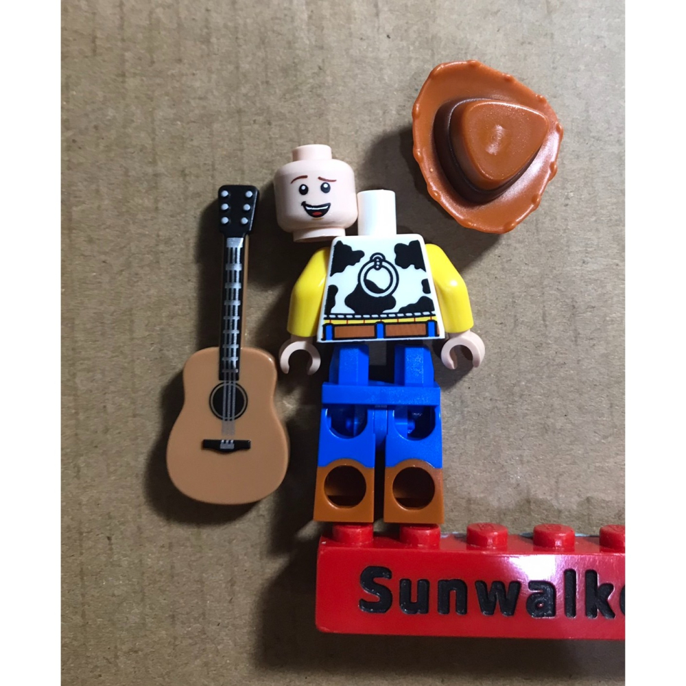 【積木2010】樂高 LEGO 胡迪 (含吉他) / 玩具總動員 迪士尼 43212 10767 10766-細節圖3