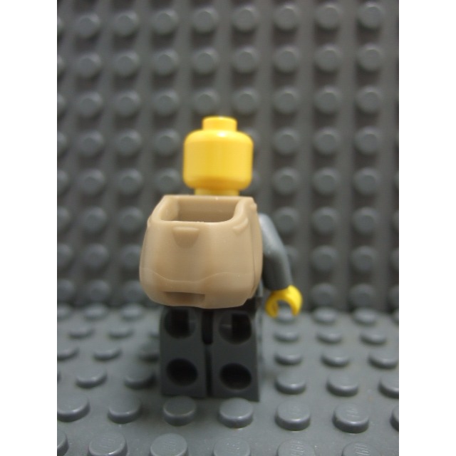 【積木2010】樂高 LEGO 深沙色 後背包 背袋 背包 / 道具 92590 (Dark Tan)(U-13)-細節圖3