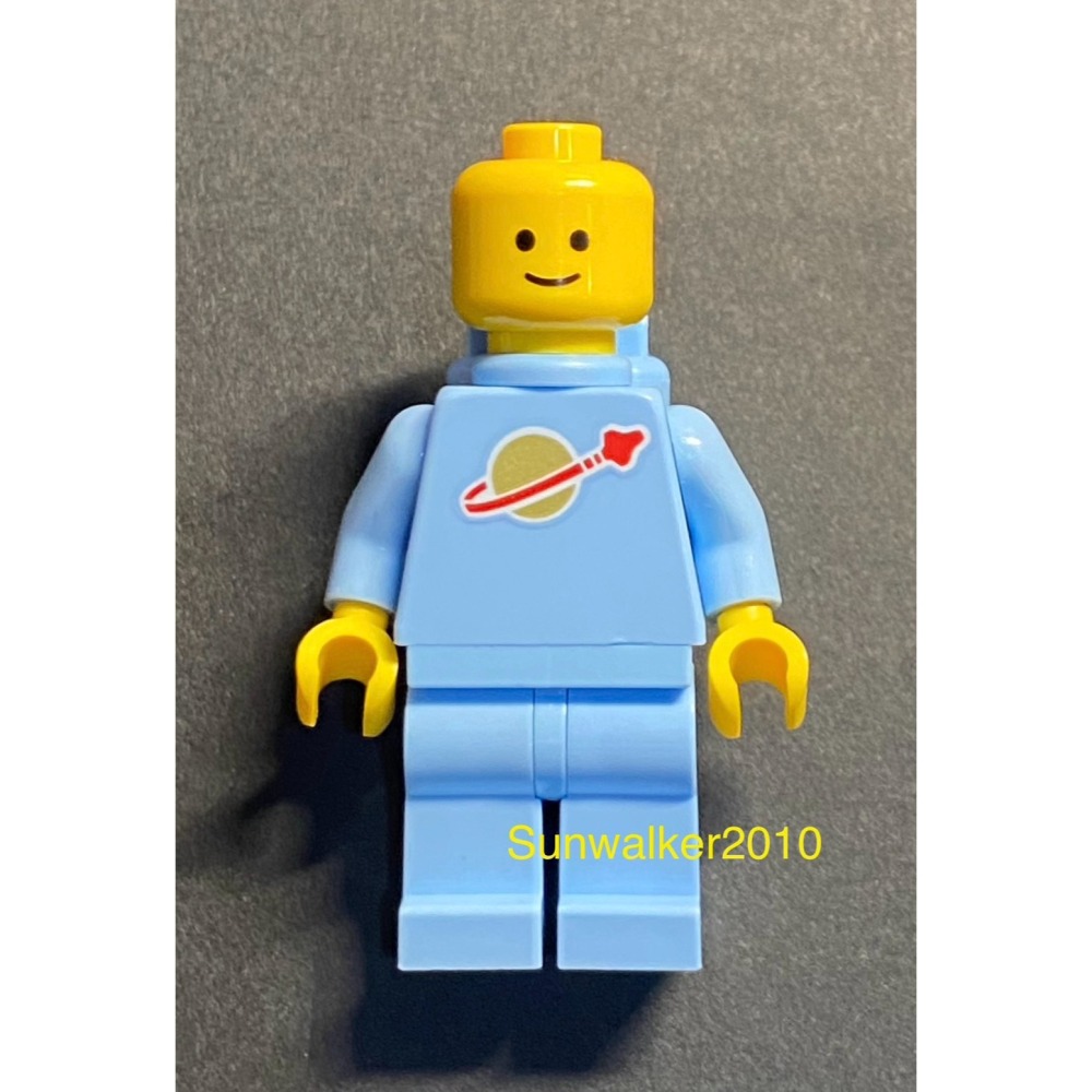 【積木2010】樂高 LEGO 亮淡藍色 太空人 / BAM / 人頭+身體+腳+氧氣筒-細節圖2
