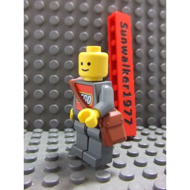 【積木2010】樂高 LEGO 紅棕色 背包 斜背包 背袋 斜背袋 書包 / 道具 61976 (U-13)-細節圖2