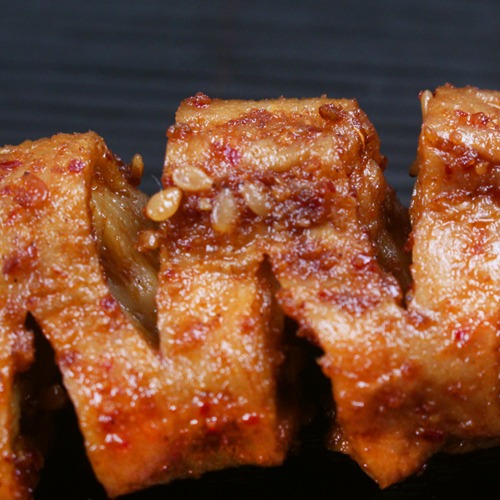 壹家網紅零食 白大姐烤面筋28g面筋串辣條 麻辣面筋素食辦公休閑零食盒裝休閑-細節圖5