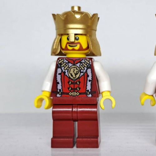 &lt;樂高人偶小舖&gt;正版LEGO 自選 A56 紅獅 獅國國王 城堡 士兵 含頭盔 胡子臉不挑款 暗紅腳