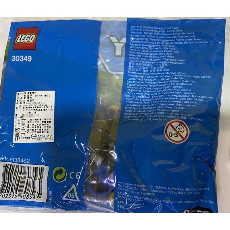 <樂高人偶小舖>正版樂高 LEGO 30349 城市系列、藍色跑車與紳士人偶 PolyBag 袋裝體驗包-細節圖2