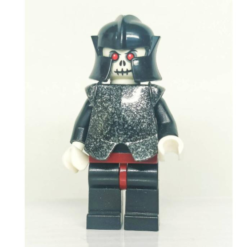 &lt;樂高人偶小舖&gt;正版樂高LEGO 特殊人偶 C128 骷髏士兵 城堡 含頭盔及盔甲 白骷髏 奇幻 絕版 人偶 單隻