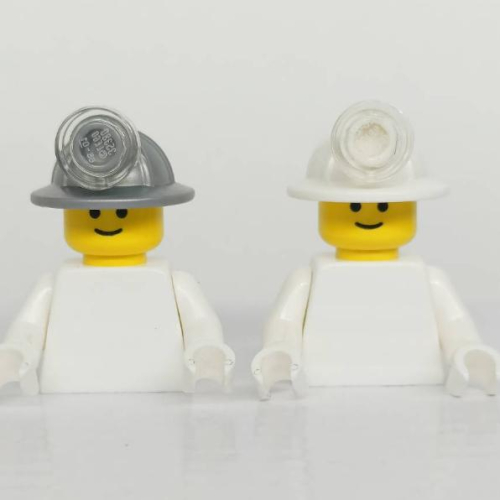&lt;樂高人偶小舖&gt;正版LEGO 帽子33 工程帽 帶頭燈 平光銀 白 工人帽 人偶配件