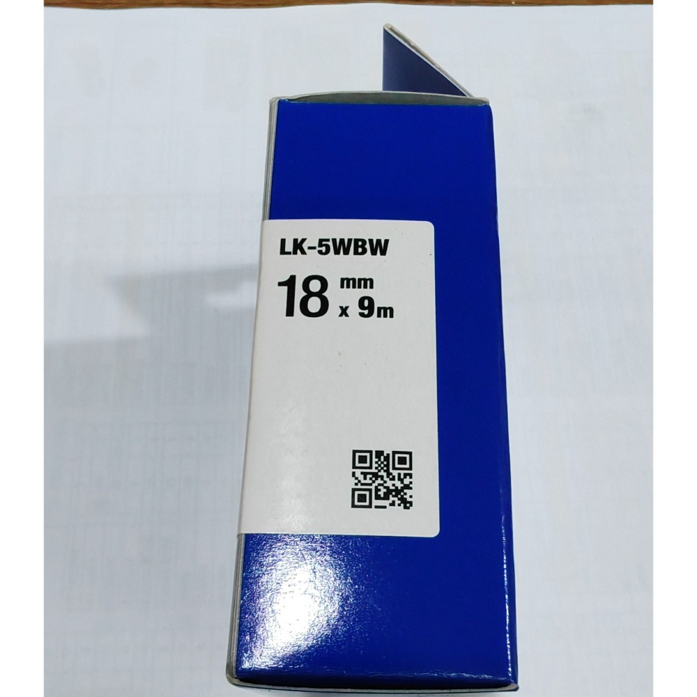 【Epson 標籤帶 LK-5WBW｜18mm × 9m｜白底黑字・強力黏性】-細節圖2