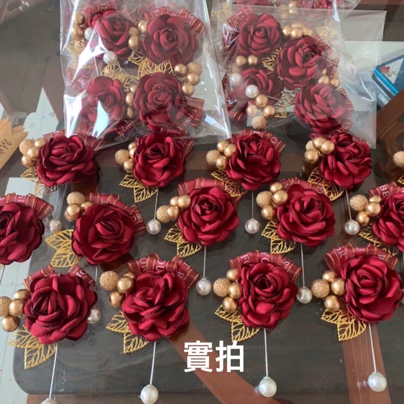 ‼️現貨‼️《實拍》韓式玫瑰珍珠緞帶金珠胸花～3色-細節圖5
