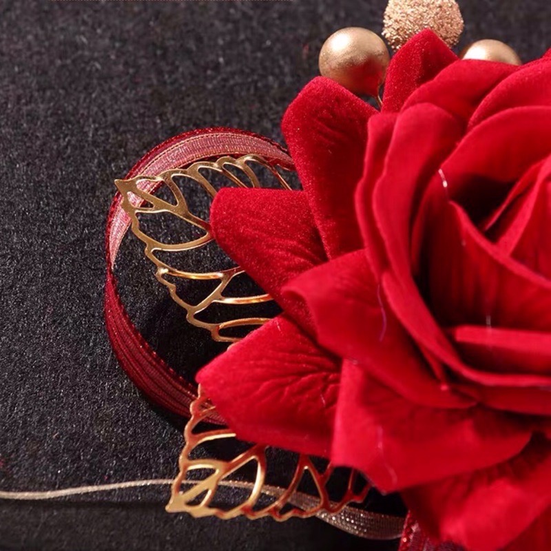 ‼️現貨‼️《實拍》主婚人限定款～歐式絨植金葉玫瑰花🌹結婚胸花～-細節圖3