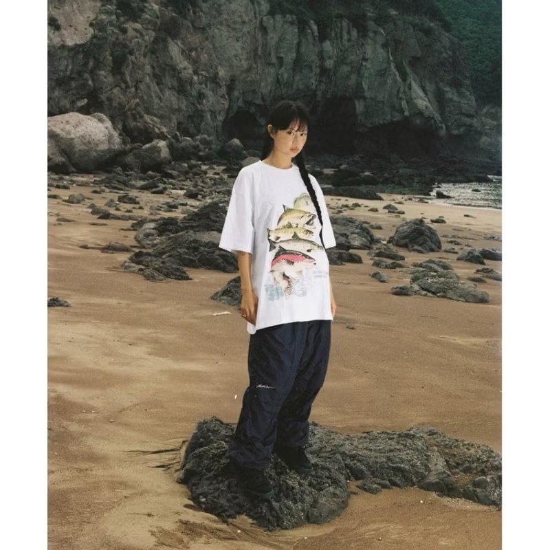 【現貨/全新未使用】韓國yeseyesee 短袖T恤 T-shirt 深灰色 L尺碼 韓國潮牌 棉100% 寬鬆版型-細節圖3