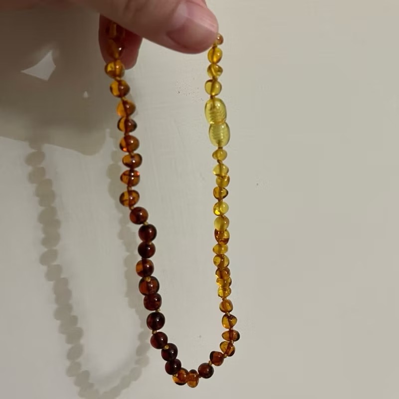 【全新未使用】寶寶琥珀項鍊漸層款 手鍊 腳鍊 28公分長 Amber 波蘭 波羅的海 琥珀蜜蠟 牙齒琥珀 出牙琥珀-細節圖3