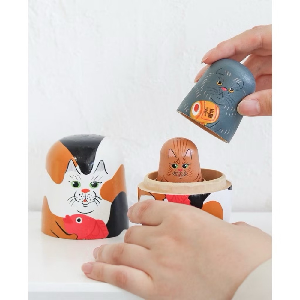 【預購】日本代購 手工木質貓咪新年俄羅斯娃娃 動物造型 猫派 木製套娃 室內裝飾-細節圖3