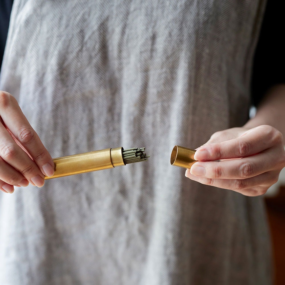 【預購】日本代購 shesay手工黃銅線香收納盒+香座二合一(不含線香) 產地印度 日雜 香氛 便攜 旅行 收納 兩用-細節圖3