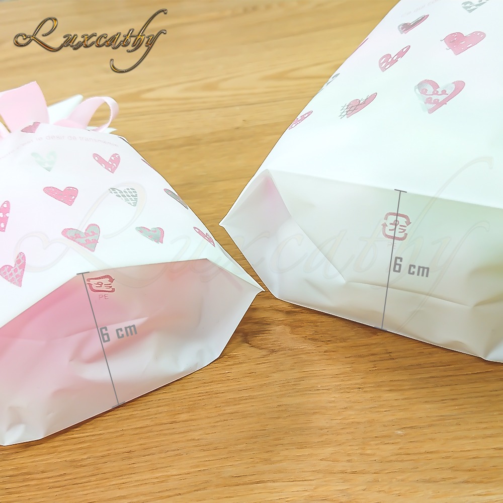現貨 @ 愛心禮物袋 絲帶抽繩袋 包裝袋 拉繩 束口 糖果 零食 餅乾 飾品 生日  聖誕節 蝴蝶結 禮物 烘焙 點心-細節圖3