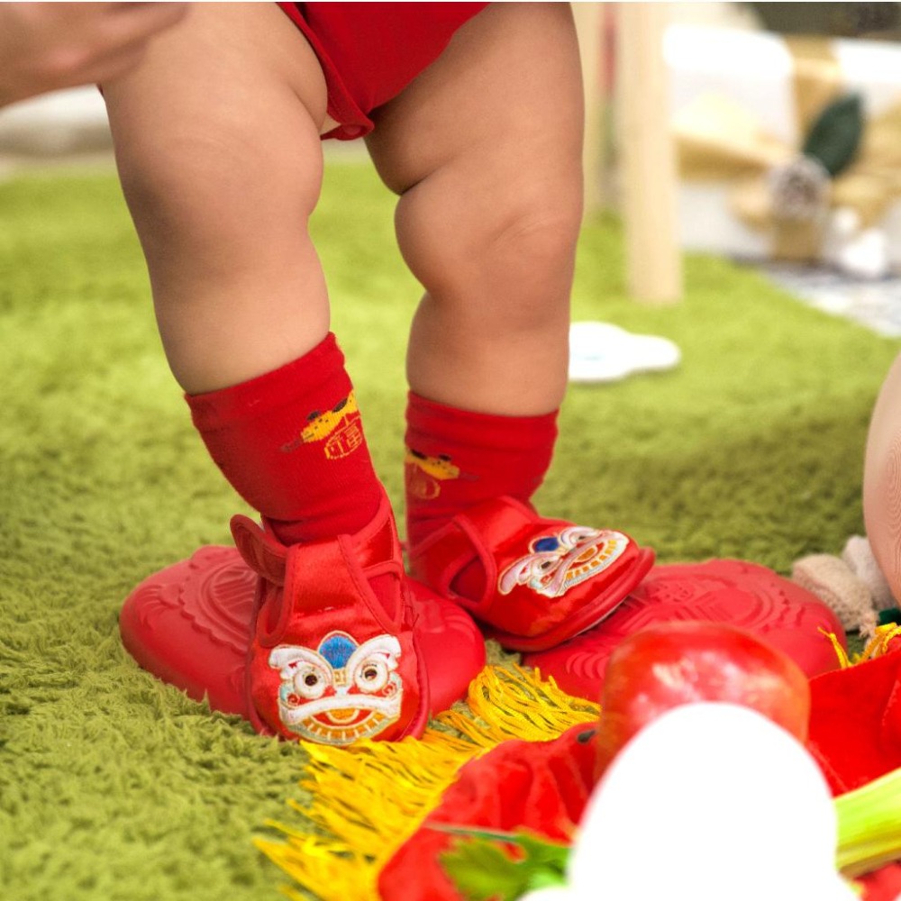 現貨 抓周虎鞋虎襪 抓周 抓周服 寶寶週歲 寶寶肚兜 抓周佈置 抓周虎衣 抓周儀式 抓周衣服 一歲慶生｜GoGraphy-細節圖7