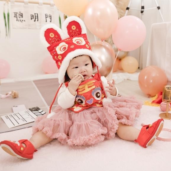 現貨 抓周虎鞋虎襪 抓周 抓周服 寶寶週歲 寶寶肚兜 抓周佈置 抓周虎衣 抓周儀式 抓周衣服 一歲慶生｜GoGraphy-細節圖8