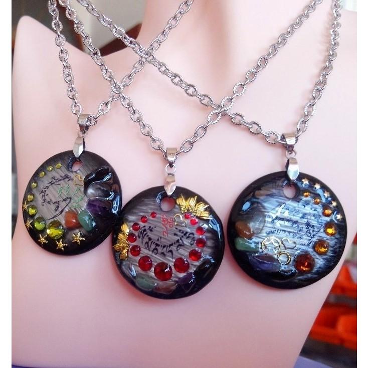 ㊣TiBi手趣㊣防過敏不銹鋼鈦鋼壓褶橢圓項鍊佐特殊綠度母觀世音菩薩藥師佛心咒藏文咒圖騰藏文種子字意象綠色紅色茶色水鑽項鍊-細節圖5