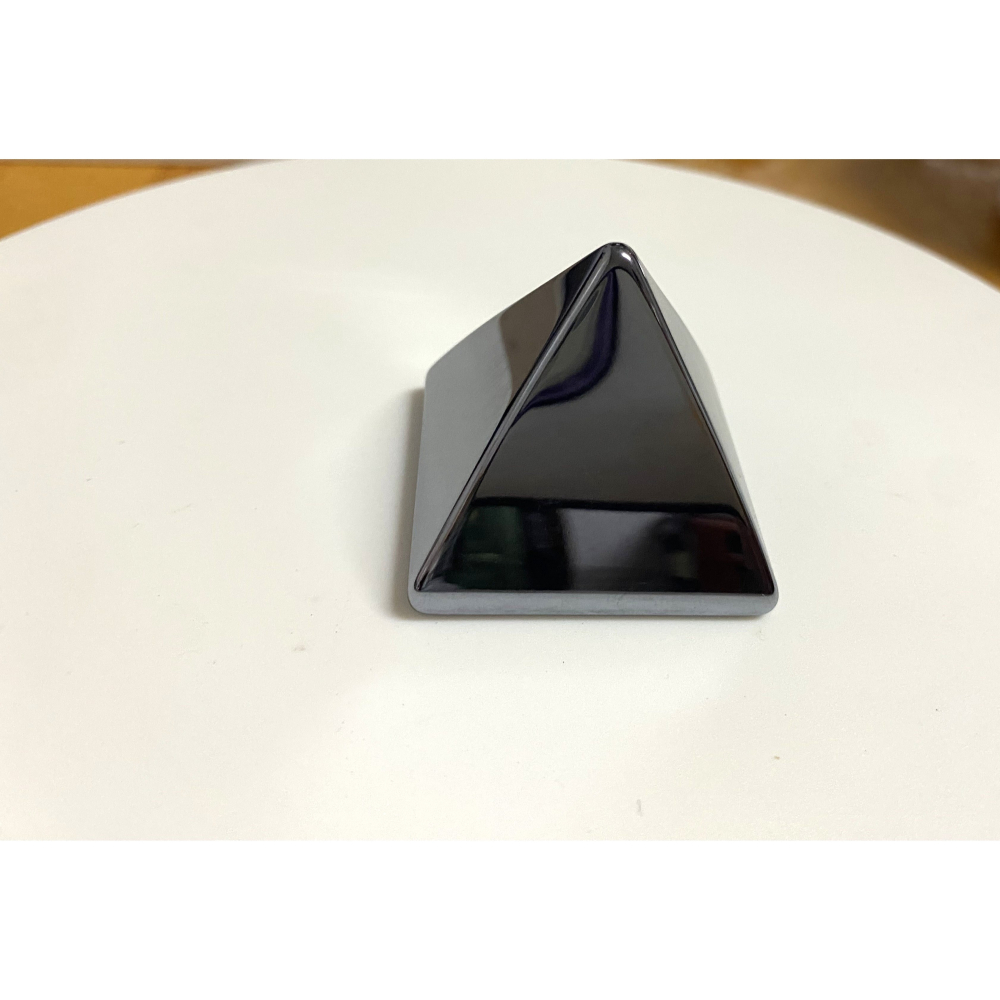 ㊣TiBi手趣㊣◆情牽水晶時刻舒心◆能量鈦赫茲石太赫茲石正三角形太赫茲石每邊長4CM書鎮擺件擺飾刮痧點按壓工具-細節圖4