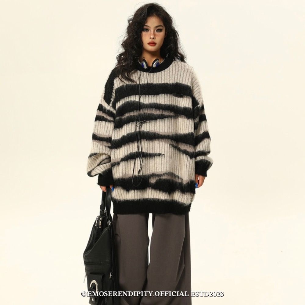 ❆ 𝗧T𝟭𝟮𝟭𝟴ㅣ馬海毛黑白撞色毛衣ㅣ-細節圖3