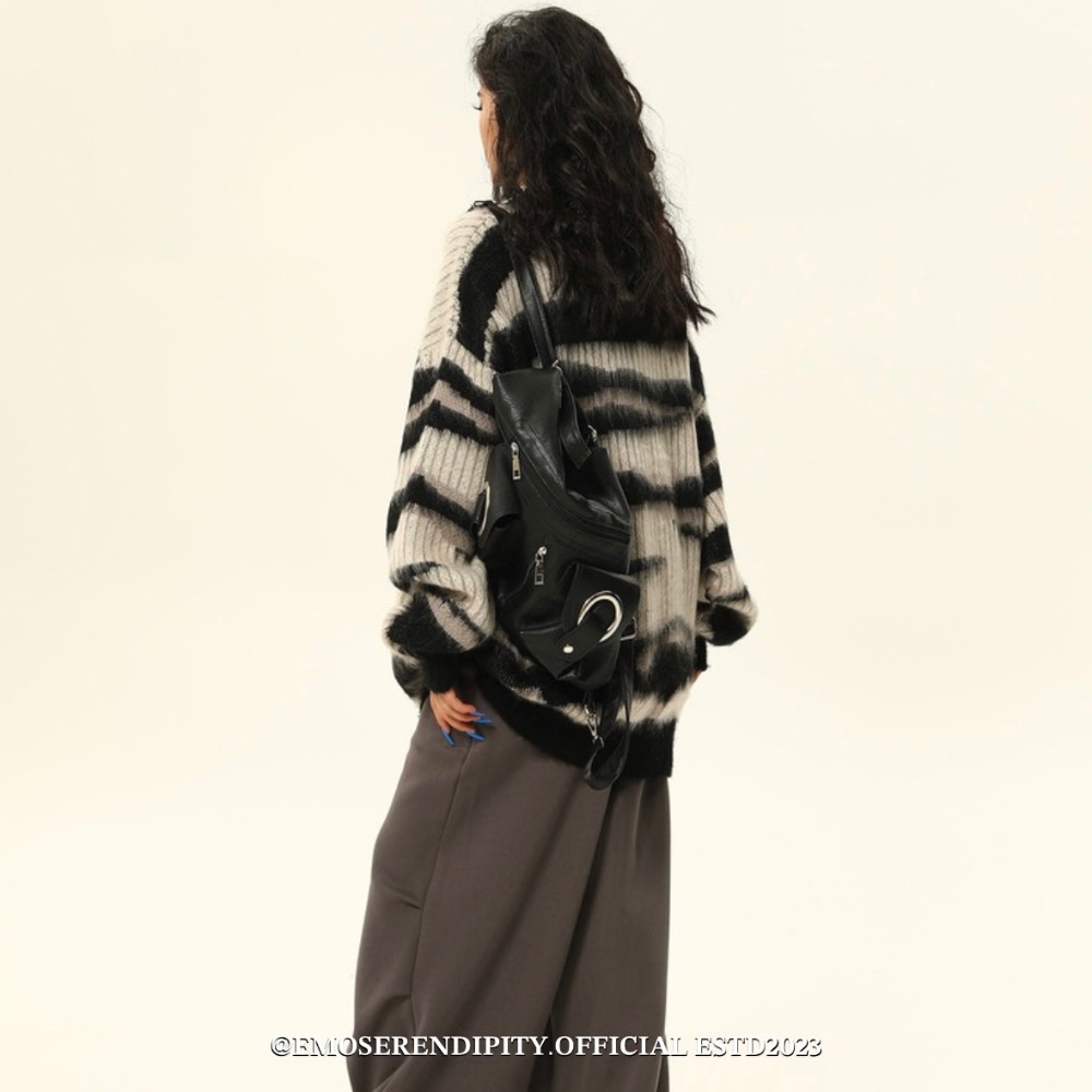 ❆ 𝗧T𝟭𝟮𝟭𝟴ㅣ馬海毛黑白撞色毛衣ㅣ-細節圖4