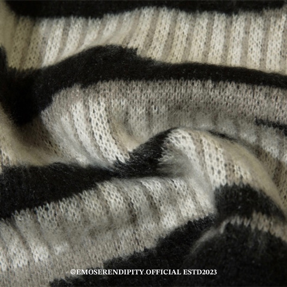 ❆ 𝗧T𝟭𝟮𝟭𝟴ㅣ馬海毛黑白撞色毛衣ㅣ-細節圖10