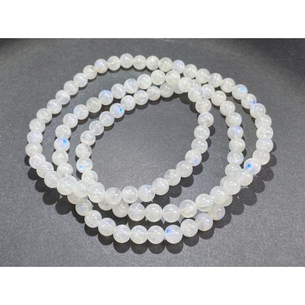 【羊角樹工作室】奶油白月光石三圈手串5mm-細節圖2