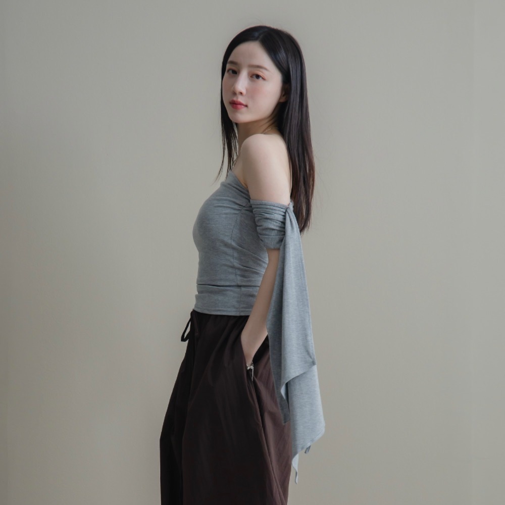 【CT MOON】造型滿分斜肩上衣-細節圖2