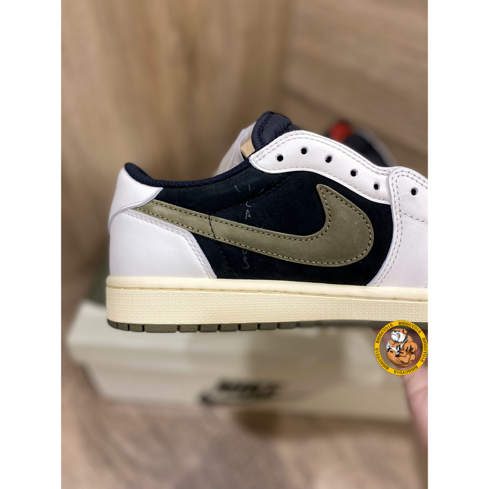 【大隻佬】AIR JORDAN 1 x Travis Scott Olive 橄欖綠 倒勾 麂皮 DZ4137-106-細節圖6