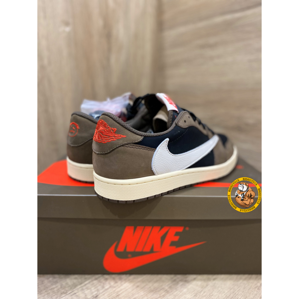 【大隻佬】AIR JORDAN 1 LOW x Travis Scott 深咖 倒勾 麂皮 聯名 CQ4277-001-細節圖3