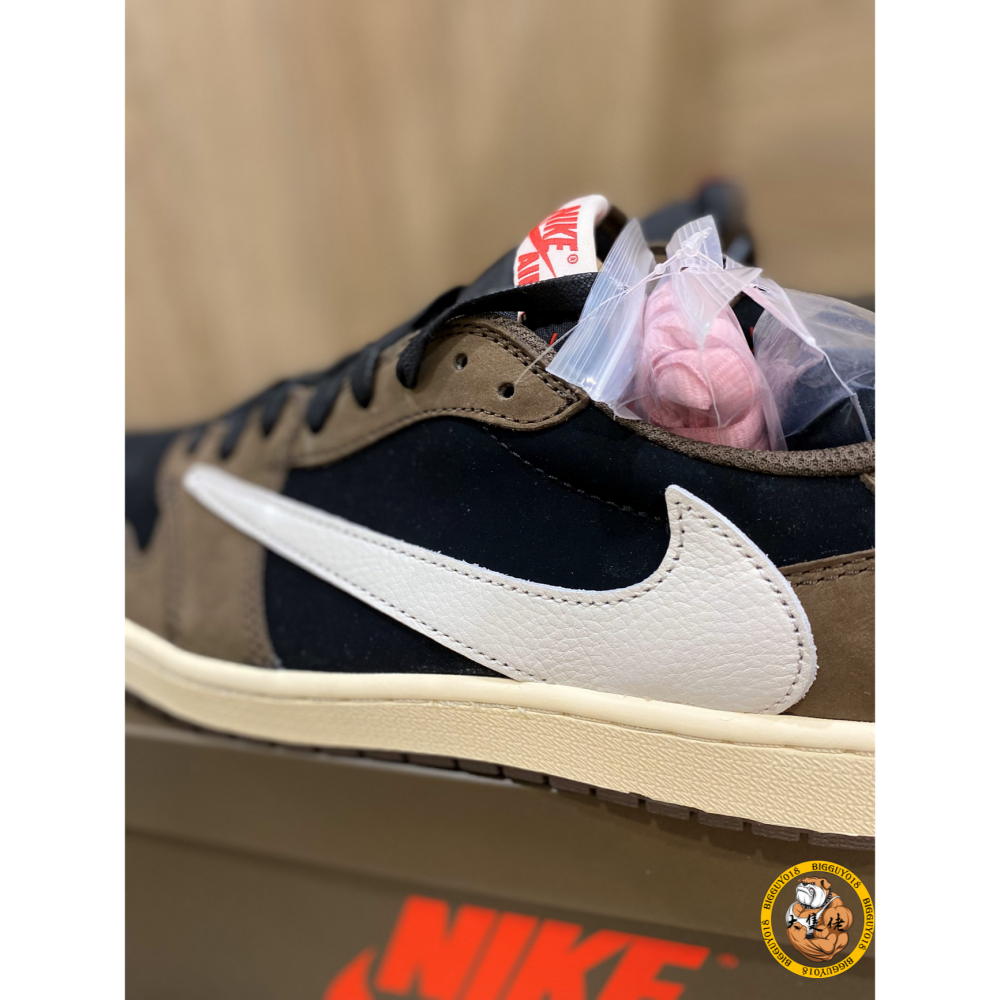 【大隻佬】AIR JORDAN 1 LOW x Travis Scott 深咖 倒勾 麂皮 聯名 CQ4277-001-細節圖5