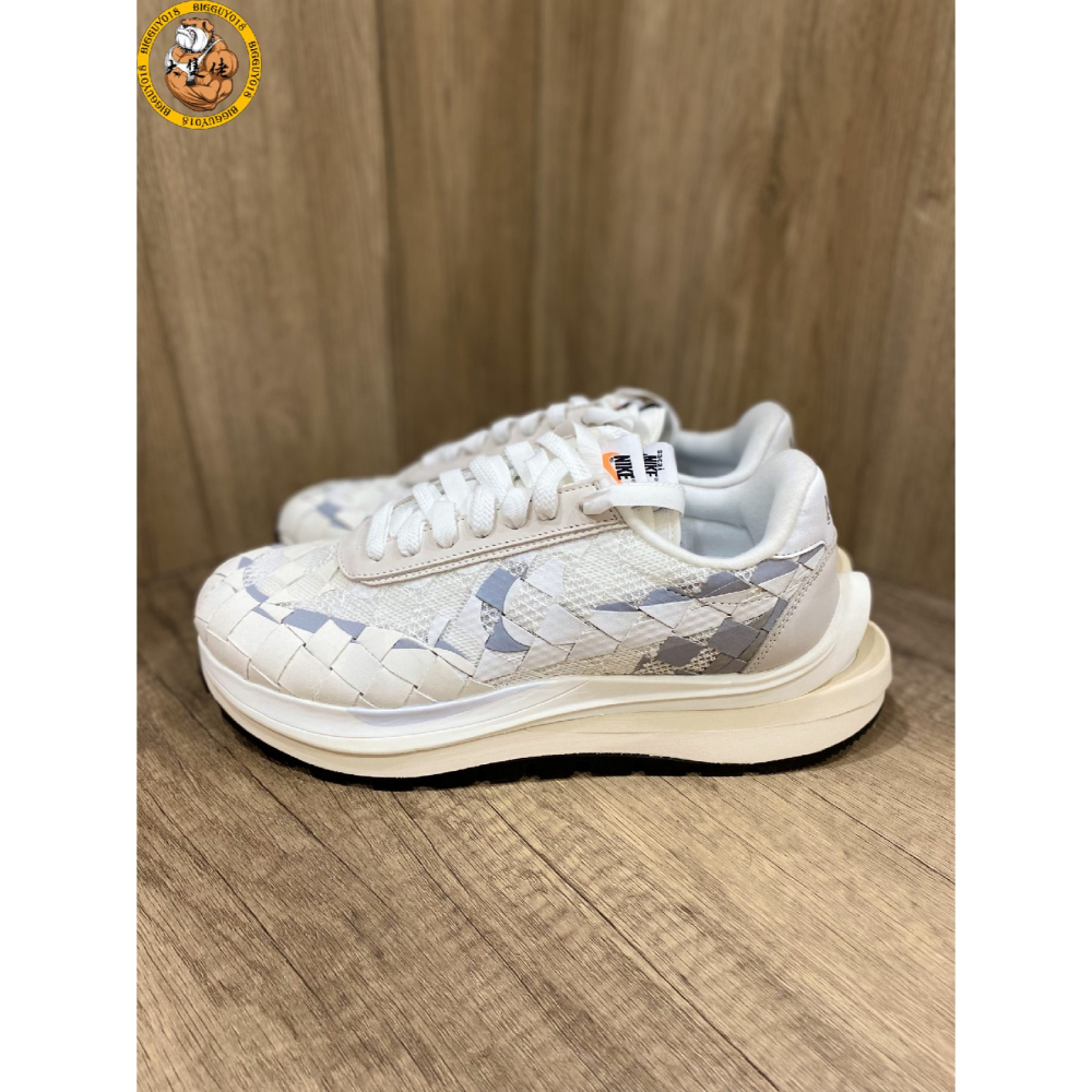 【大隻佬】Sacai x Jean Paul Gaultier x NIKE 白 麂皮 編織 DR5209-100-細節圖3