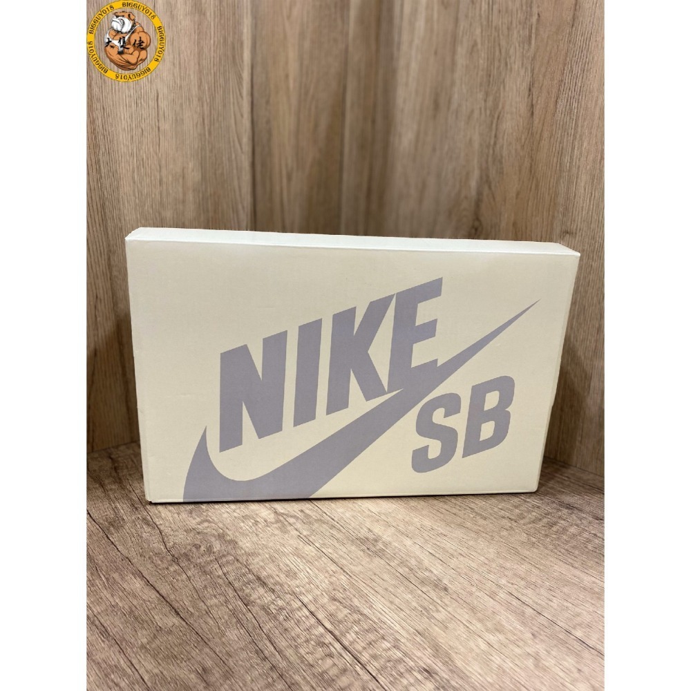 【大隻佬】TIGHTBOOTH x Nike Dunk SB Low 黑白 橘 聯名 反轉 熊貓 FD2629-100-細節圖8