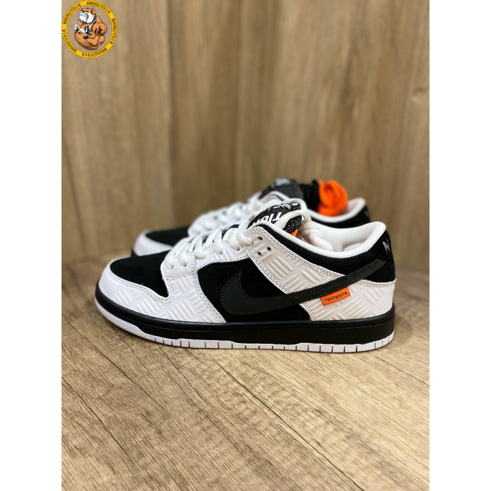 【大隻佬】TIGHTBOOTH x Nike Dunk SB Low 黑白 橘 聯名 反轉 熊貓 FD2629-100-細節圖3