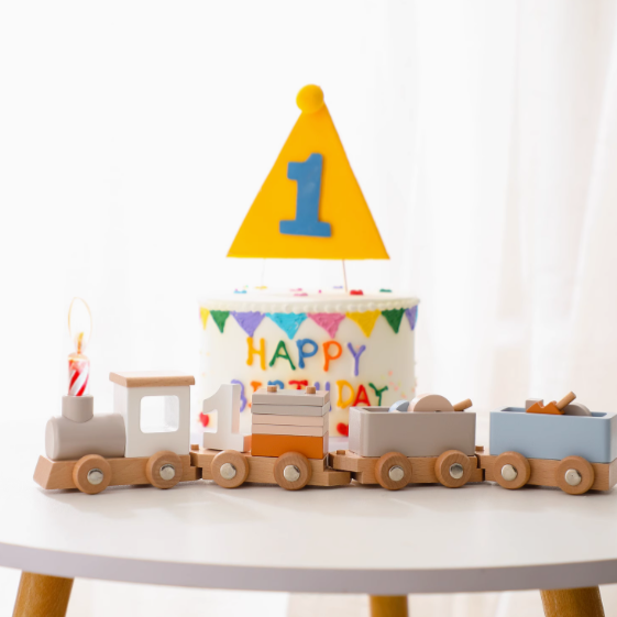 木質生日玩具火車 ღ 木質 兒童生日 火車玩具 寶寶生日 里程碑 玩具小火車 創意生日 拍照擺飾-細節圖2