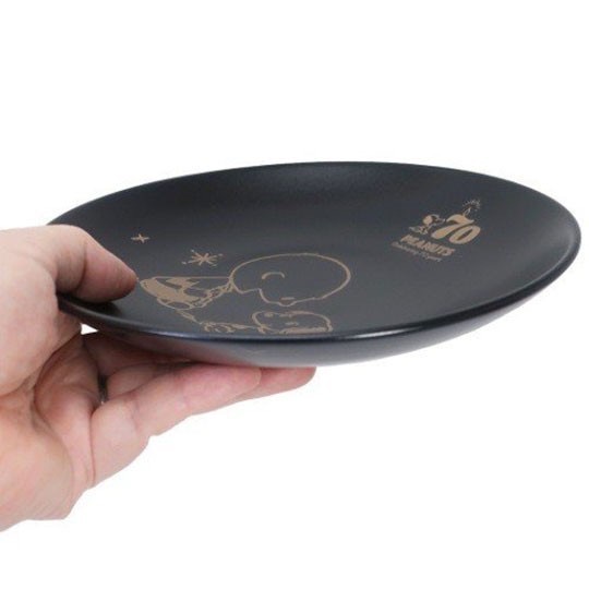 S/N 史努比 陶瓷圓盤 盤子 餐盤 圓盤 陶瓷盤 強化瓷 (70周年/黑)-細節圖2