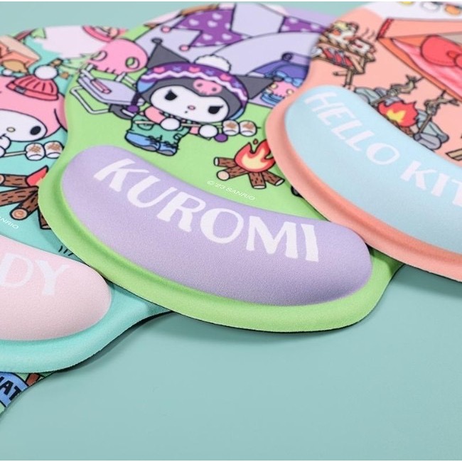 三麗鷗滑鼠墊四款款式:庫洛米.大耳狗預購.凱蒂貓.美樂蒂 尺寸:220x247mm 材質:牛奶布面+矽護腕+PU防滑底-細節圖3