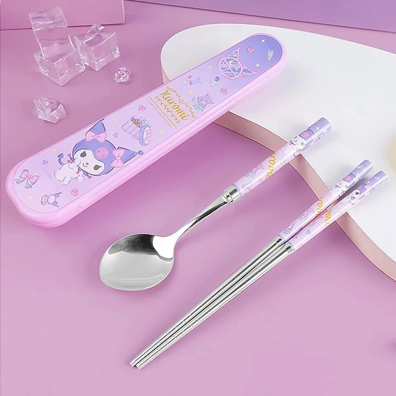 【三麗鷗正版】怕洽狗 庫洛米 美樂蒂 大耳狗 人魚 布丁狗 角色造型餐具組 含筷子 湯匙 收納盒-細節圖8