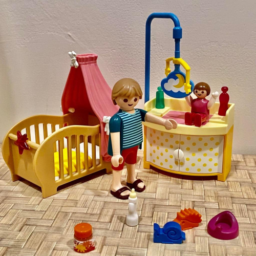 Playmobil 摩比 5334 絕版 嬰兒 臥室 寶寶 書桌 床 玩具 櫃子（二手無盒）
