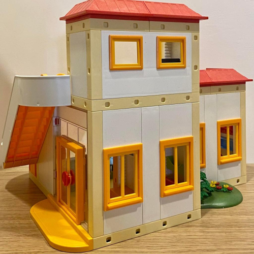 Playmobil 摩比 5567 絕版 幼稚園 幼兒園 托兒所 育嬰中心 小學校（二手無盒）