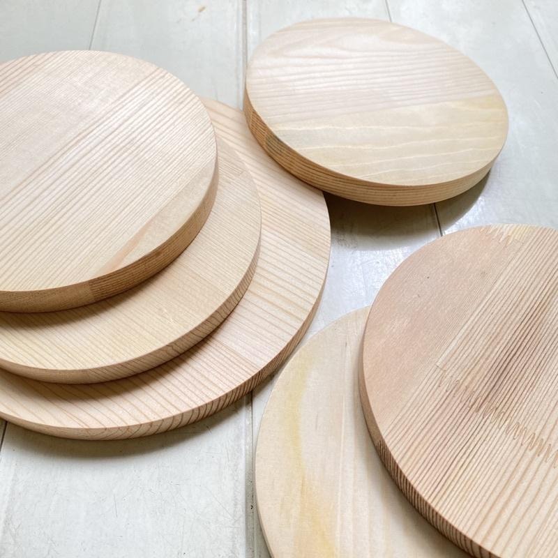 松木圓形木板 厚度1.5cm【河狸造物】底座 木頭墊 木片 實木板 模型 繪畫 裝飾 陳列道具 園藝 手工藝 diy-細節圖3