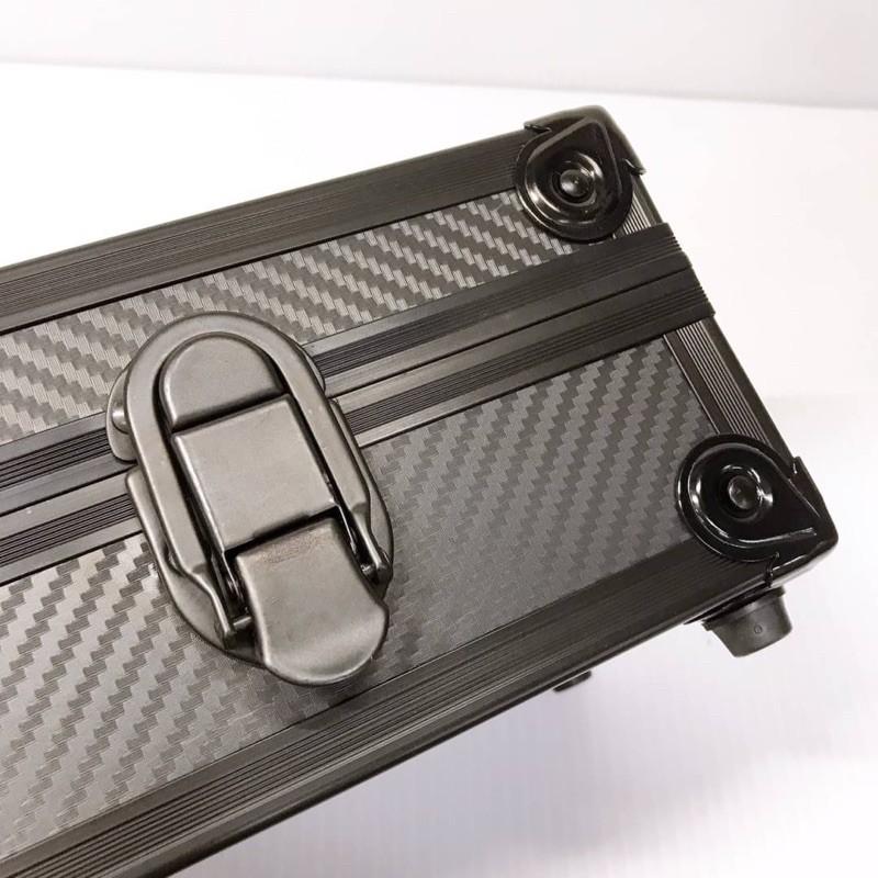 【 頭城東區釣具 】👻NEW ARIVAL👻 LS 碳纖維 貼皮 槍箱 52/13/9 (工廠海綿)-細節圖2