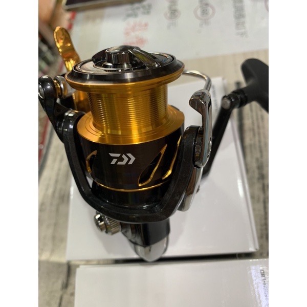 🎣🎣【 頭城東區釣具 】🉐特價DAIWA 19 LAXUS 2500LBD 手剎車 捲線器-細節圖2