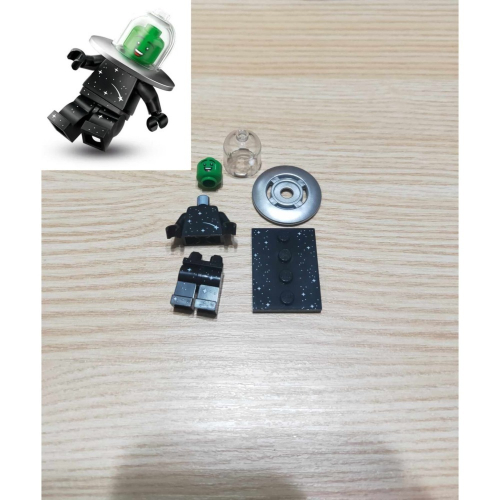 全新 樂高 lego minifigures 71046 樂高人偶包 26 Alien with UFO Costum