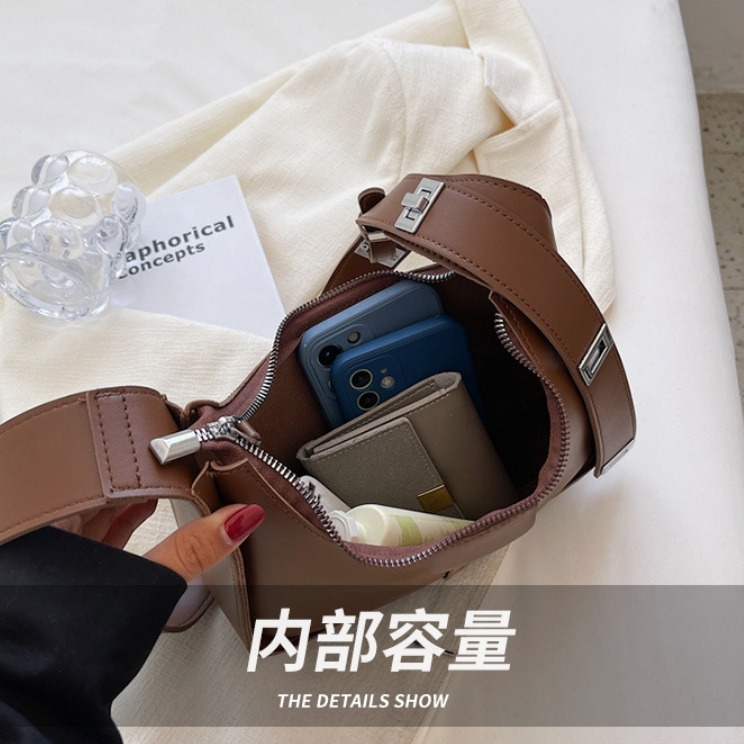 斜背包 上班族款 優雅 素色斜背包 手提包 多色可選 女用包包 小包包 寬帶復古 台灣出貨 |包包小妹|-細節圖5