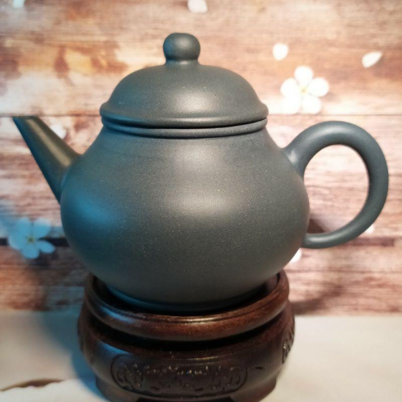 🍵宜興紫砂廠 綠泥 芭樂壺🍵壺名：芭樂水平壺 底款：中國宜興 泥料：綠泥 早期 宜興壺 紫砂壺 茶壺 茶具-細節圖6