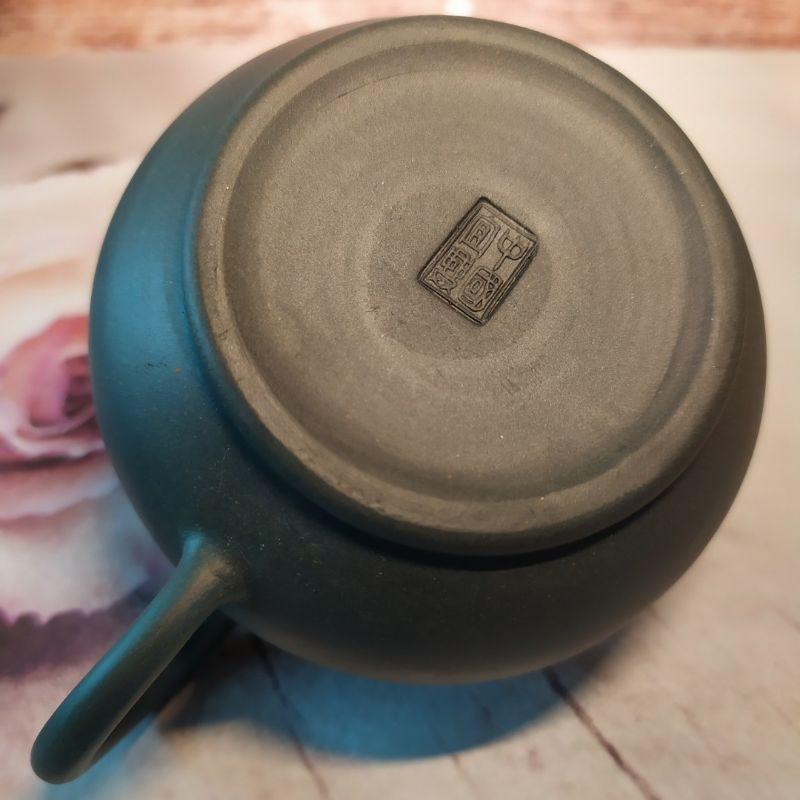 🍵宜興紫砂廠 綠泥 芭樂壺🍵壺名：芭樂水平壺 底款：中國宜興 泥料：綠泥 早期 宜興壺 紫砂壺 茶壺 茶具-細節圖9