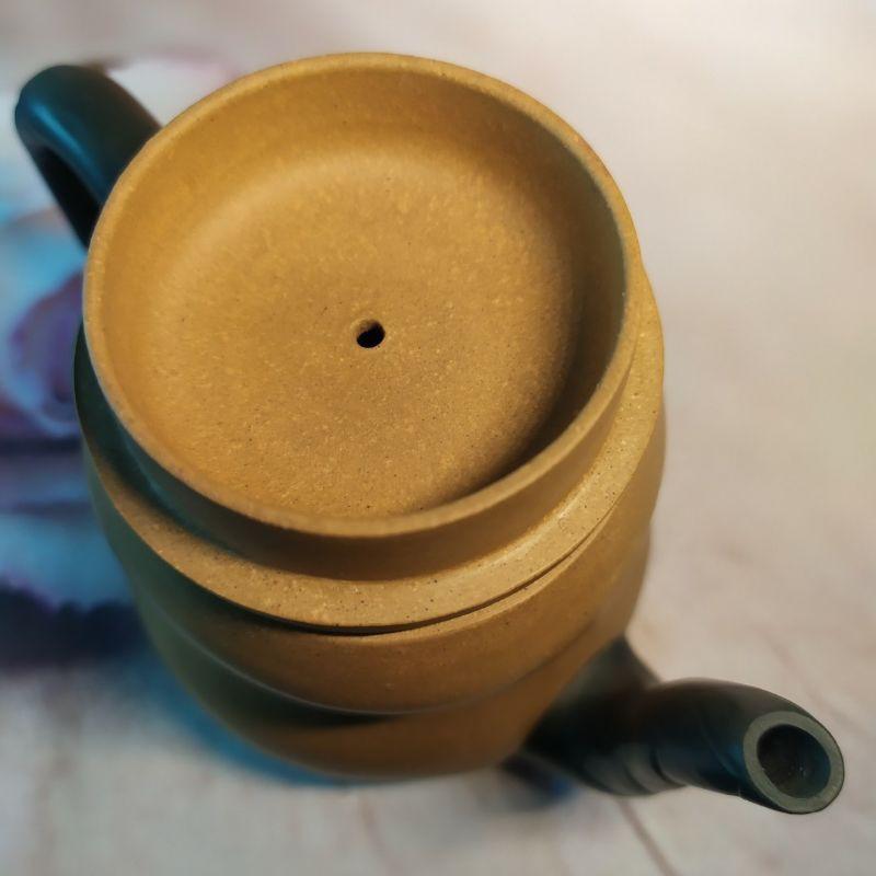 ‌🍵宜興紫砂廠 雙色  竹段壺🍵出水：7孔 約180cc 段泥+綠泥 荊溪江製 宜興 宜興壺 紫砂壺 茶壺 茶具-細節圖6