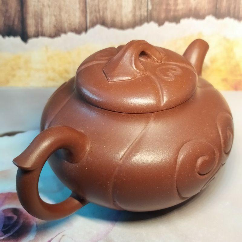 🍵紫砂一廠  如意壺 🍵壺名：心型如意壺底款：中國宜興 蓋款：漢棠泥料：清水泥 容量：約200cc 出水：7孔-細節圖6