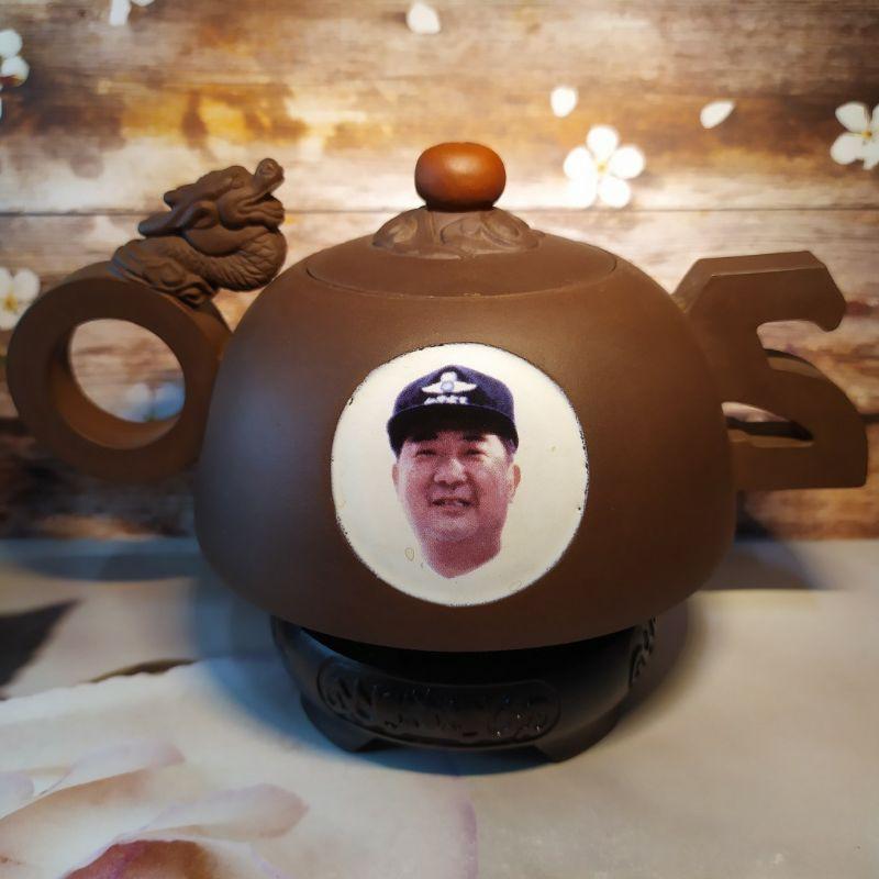 🍵2000年 飛龍造型 紀念壺🍵  壺名：宋楚瑜2000年參選紀念壺【92jade 遇見善緣】-細節圖2