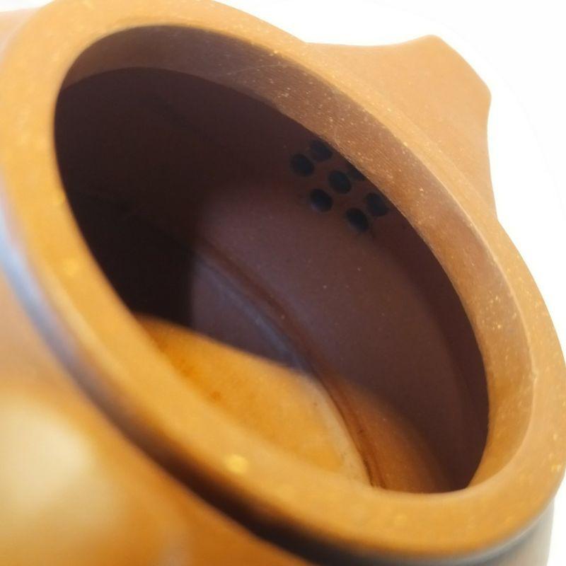 ‌🍵宜興紫砂廠 清水泥 玉泉壺🍵出水：7孔 容量：約140cc 泥料：清水泥 早期 宜興壺 紫砂壺 茶壺 茶具 泡茶利器-細節圖7